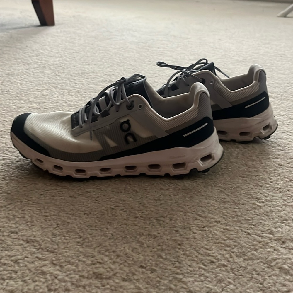 On (cloud) athletic shoes